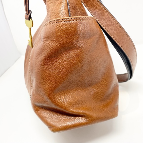 Fossil Leather Shoulder Bag - Picture 10 of 15